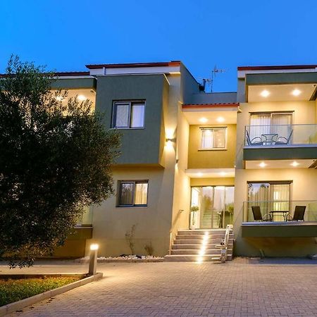 Estelle Family Luxury Apartments&Suites Gerakini Extérieur photo