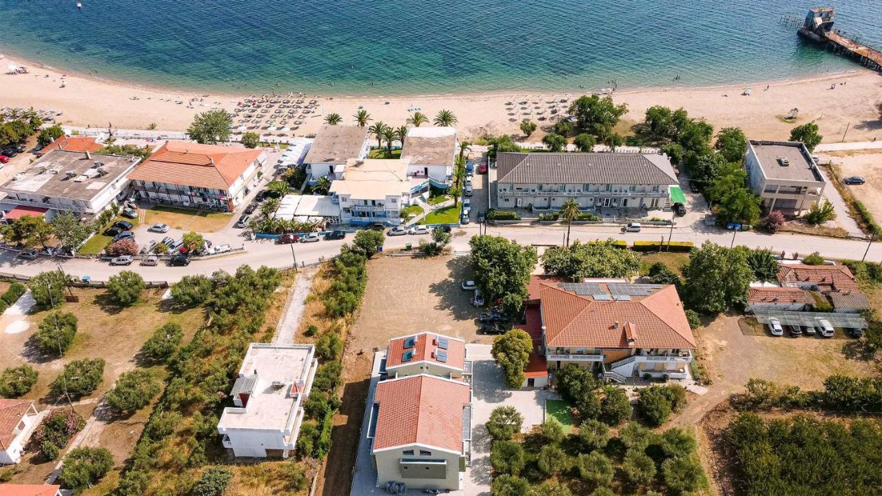 Estelle Family Luxury Apartments&Suites Gerakini Extérieur photo
