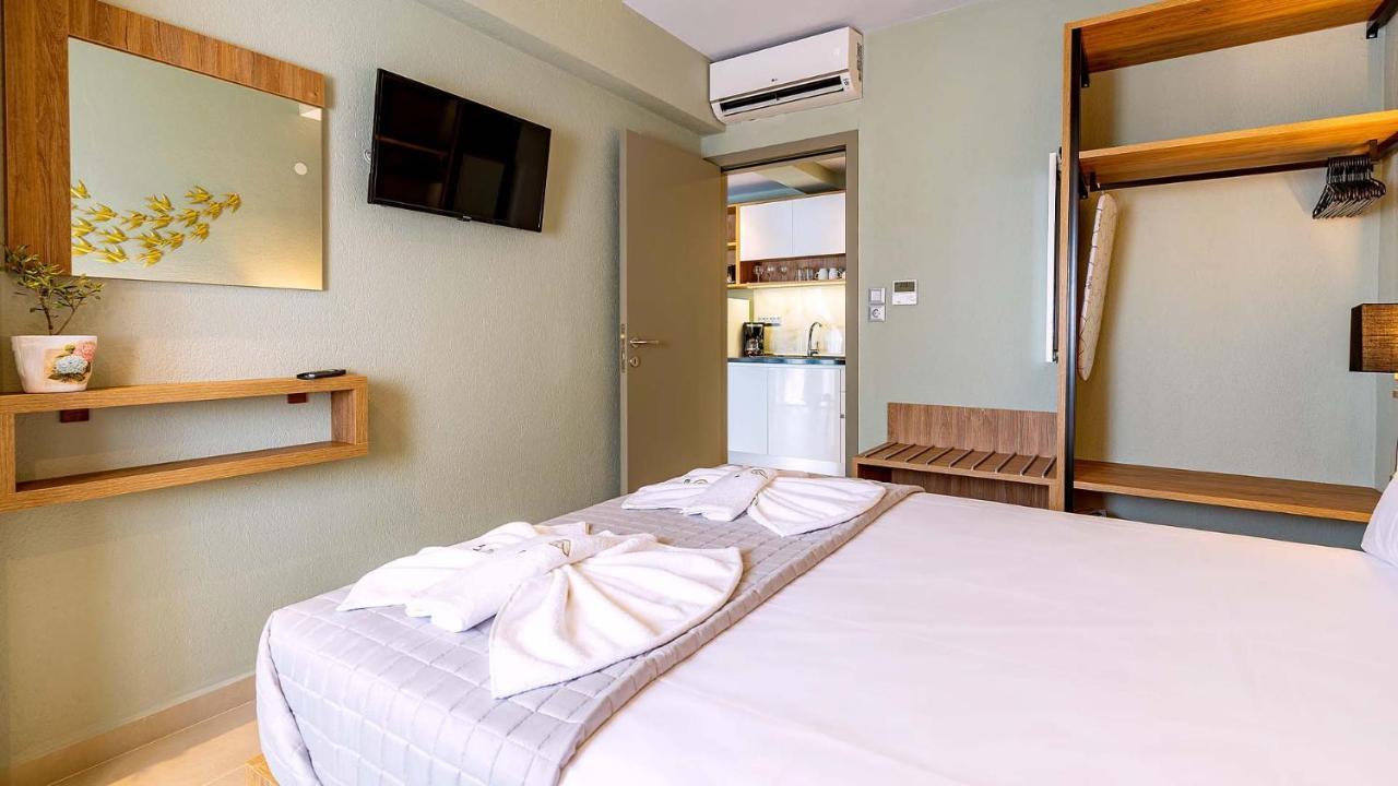 Estelle Family Luxury Apartments&Suites Gerakini Extérieur photo