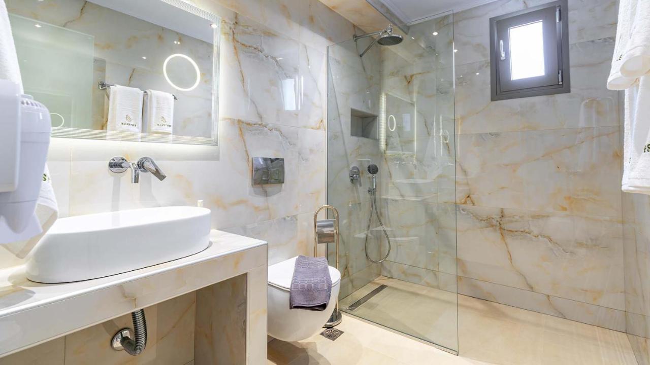 Estelle Family Luxury Apartments&Suites Gerakini Extérieur photo